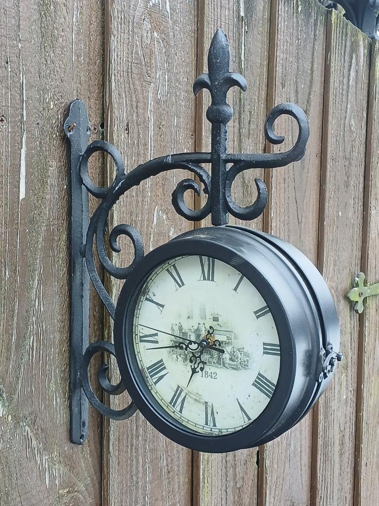 Vintage Dubbelzijdige Wandklok, Huis en Inrichting, Woonaccessoires | Klokken, Gebruikt, Wandklok, Analoog, Ophalen of Verzenden