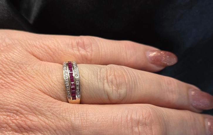 Gouden Vintage ring edelsteen robijn en diamant. 2026/33., Sieraden, Tassen en Uiterlijk, Ringen, Zo goed als nieuw, Dame, 17 tot 18