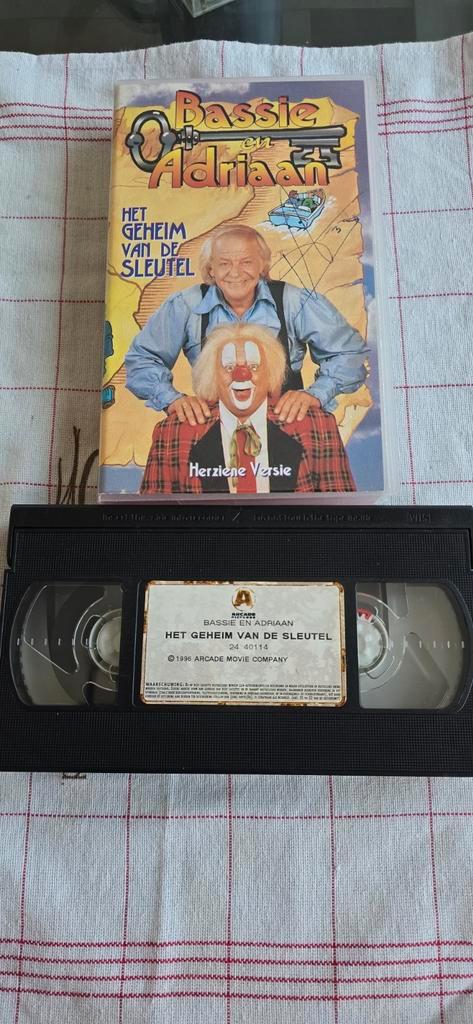 Bassie & Adriaan - Het Geheim van de Sleutel (VHS), Cd's en Dvd's, VHS | Kinderen en Jeugd, Gebruikt, Kinderprogramma's en -films