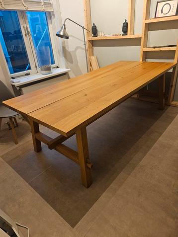 MÖCKELBY Eettafel - Zo Goed Als Nieuw beschikbaar voor biedingen