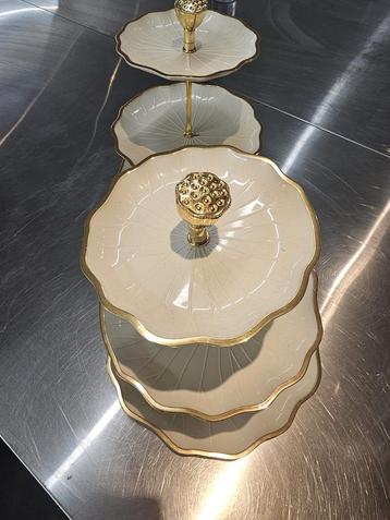 etagere beschikbaar voor biedingen