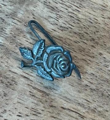 Vintage kline broche/reversspeld van een roos uit 1940-1960 beschikbaar voor biedingen