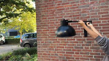 Mooie wandlamp voor binnen zgan met draaibare arm beschikbaar voor biedingen