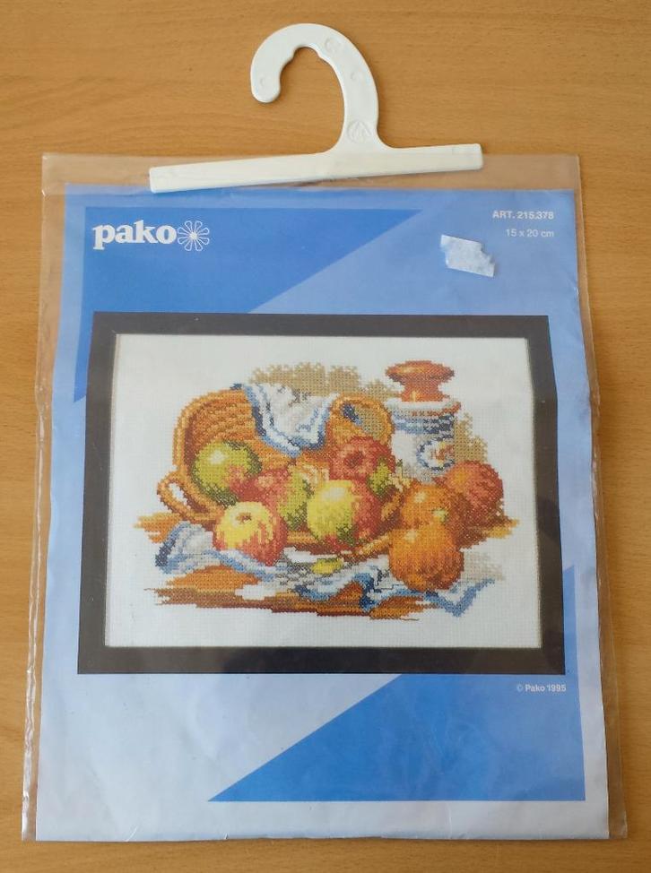 Mand met Appels Pakket - Pako -1995, Hobby en Vrije tijd, Borduren en Borduurmachines, Nieuw, Borduurpakket, Handborduren, Ophalen of Verzenden