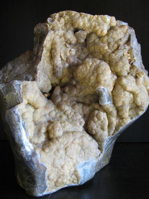 Prachtig stuk chalcedoon. 35 kg., Verzamelen, Mineralen en Fossielen, Ophalen