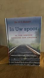 KR-1 Ds AT. Huijser - In Uw spoor, Ophalen of Verzenden, Zo goed als nieuw, A.T. Huijser