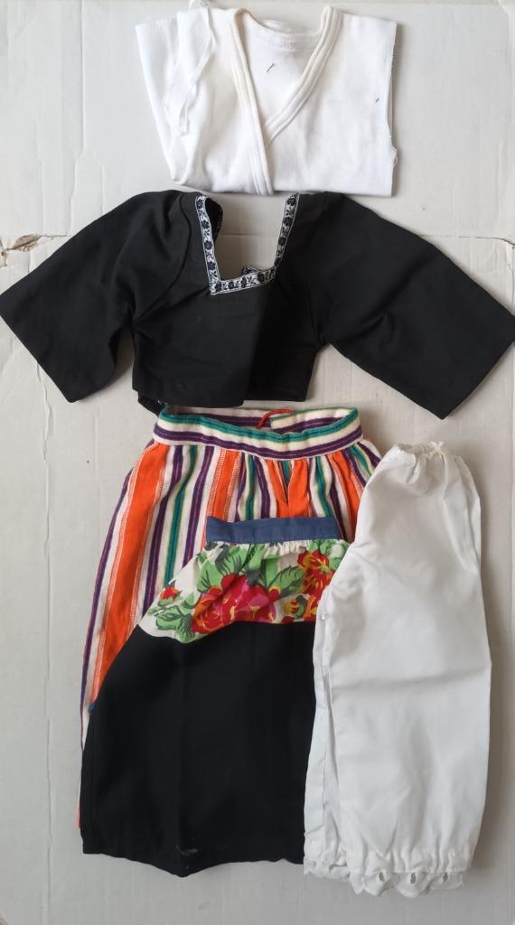Oude Klederdracht Spakenburg Volendam voor klein kind baby, Antiek en Kunst, Antiek | Kleding en Accessoires, Dames, Verzenden
