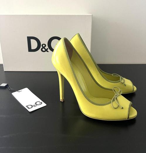 DOLCE & GABBANA - 0lijfgroene pumps - maat 37, Kleding | Dames, Schoenen, Zo goed als nieuw, Pumps, Groen, Verzenden
