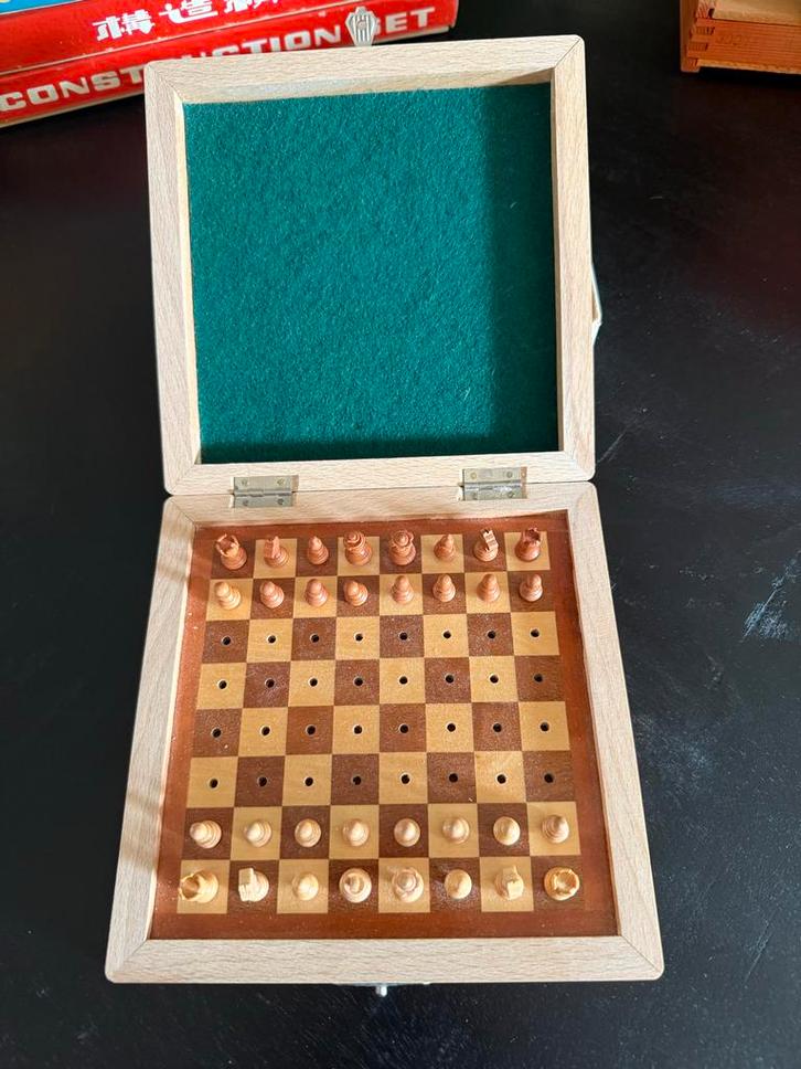 Luxe Mini Schaakspel Jaren 50 - Nieuw!, Hobby en Vrije tijd, Gezelschapsspellen | Bordspellen, Nieuw, Een of twee spelers, Reisspel