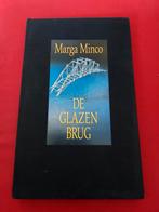 De glazen brug. Marga Minco, Luxe editie 1986, Ophalen of Verzenden, Gelezen
