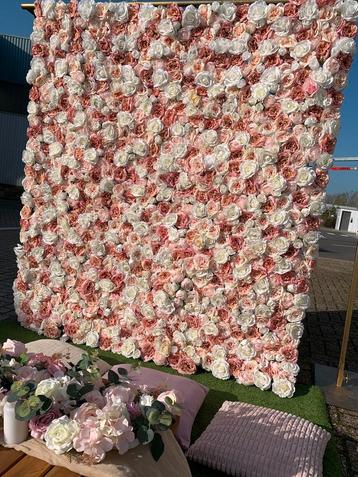 Prachtige bloemenmuur te huur bij Bloom and Boom beschikbaar voor biedingen
