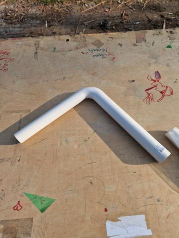 400x PVC bocht 90 graden – 390 x 350 mm pergamon (nieuw) beschikbaar voor biedingen
