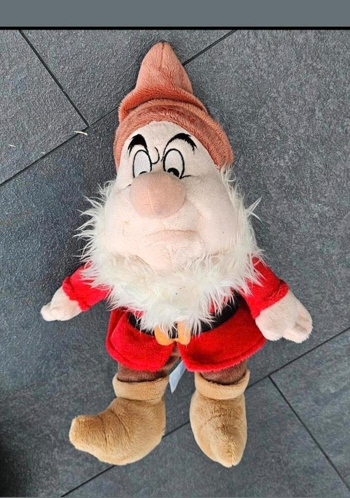 Leuke disney Sneeuwwitje grumpy knuffel, Kinderen en Baby's, Speelgoed | Knuffels en Pluche, Zo goed als nieuw, Overige typen