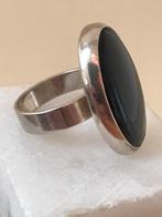 Zilveren ring met ovalen ringkop, Ophalen of Verzenden