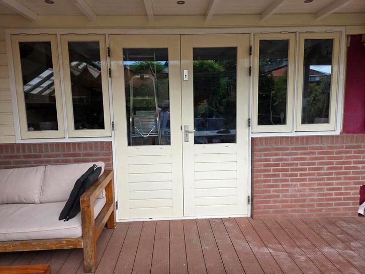 Kozijn met ramen en dubbele deuren, Doe-het-zelf en Verbouw, Kozijnen en Schuifpuien, Deurkozijn, Hout, 75 tot 150 cm, Inclusief glas