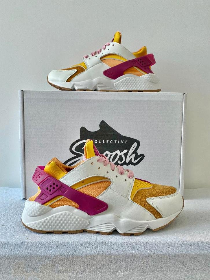 Nike Air Huarache Sail Sunset (EU 41), Kleding | Dames, Schoenen, Zo goed als nieuw, Sneakers of Gympen, Overige kleuren, Ophalen of Verzenden