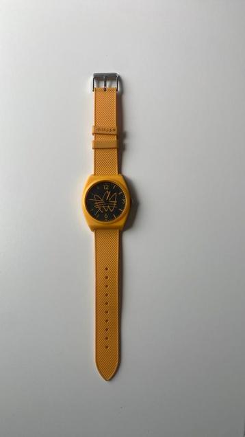 Adidas horloge beschikbaar voor biedingen