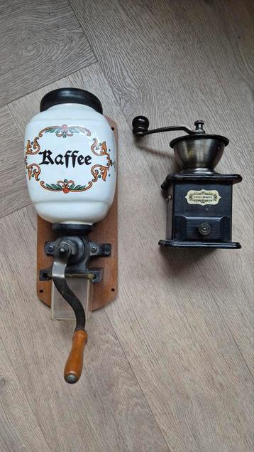 Oudewetse vintage koffiemolens beschikbaar voor biedingen