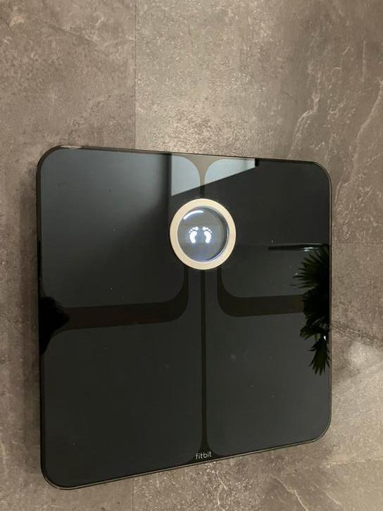 Keurige Fitbit Aria 2 weegschaal, Witgoed en Apparatuur, Weegschalen, Zo goed als nieuw, Personenweegschaal, 1 tot 500 gram, 100 kg of meer