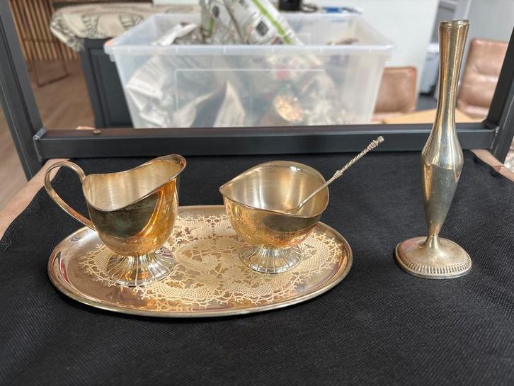 Verzilverde set: suiker, room en vaasje, Huis en Inrichting, Woonaccessoires | Etagères, Gebruikt, Ophalen of Verzenden