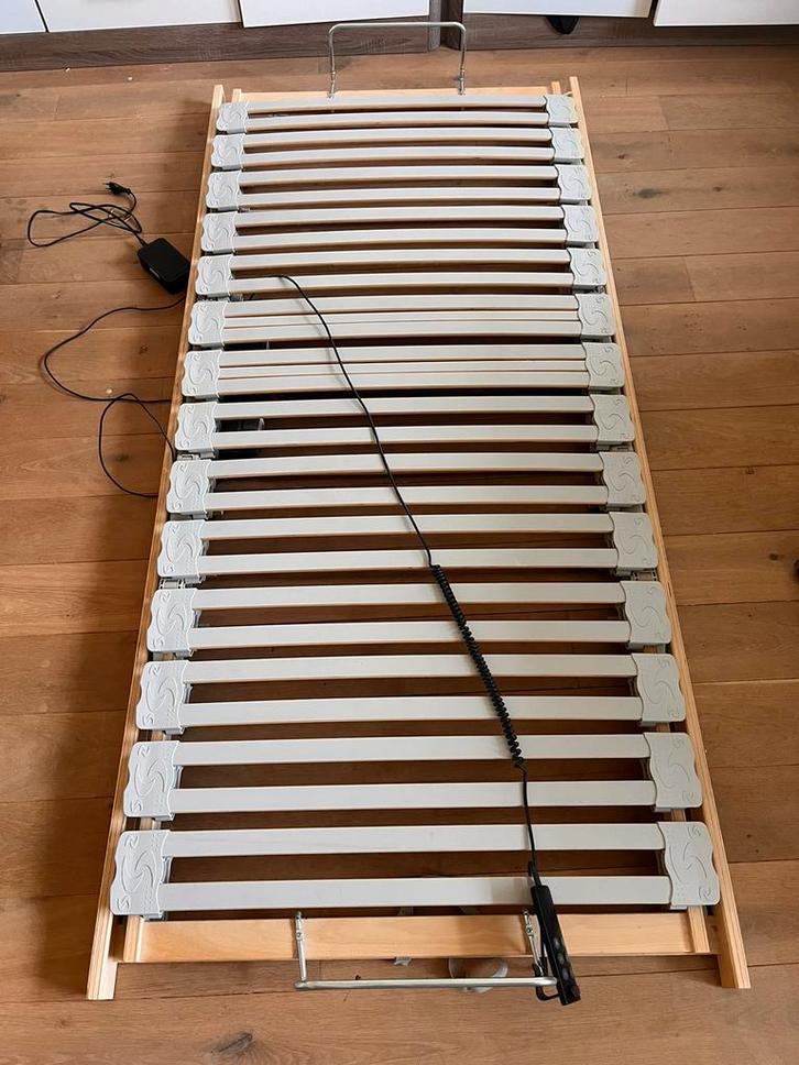 Elektrisch verstelbare lattenbodem 90x 200, Huis en Inrichting, Slaapkamer | Bedden, Zo goed als nieuw, Eenpersoons, 90 cm, 200 cm