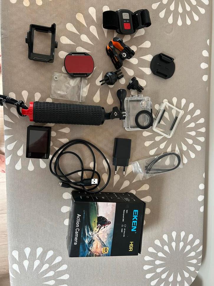 EKEN H9R 4K 32gb Action Camera met Accessoires, Audio, Tv en Foto, Actiecamera's, Gebruikt, Overige merken, Ophalen of Verzenden