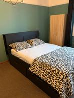 IKEA Brimnes bed 140x200 + lattenbodem/matras, Zwart, Zo goed als nieuw, Twijfelaar, 200 cm