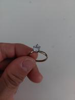 ring met grote zirconia, Nieuw, Ophalen of Verzenden, 17 tot 18, Met edelsteen