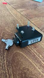 Zumolock voor Garmin Zumo 590/595, Motoren, Accessoires | Navigatiesystemen, Ophalen, Zo goed als nieuw