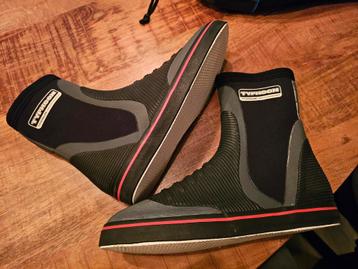 Duikschoenen typhoon maat M 42/43 nieuw! beschikbaar voor biedingen