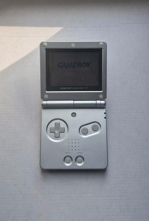 Game boy advanced sp met pokemon yellow., Spelcomputers en Games, Spelcomputers | Nintendo Game Boy, Zo goed als nieuw, Game Boy Advance SP