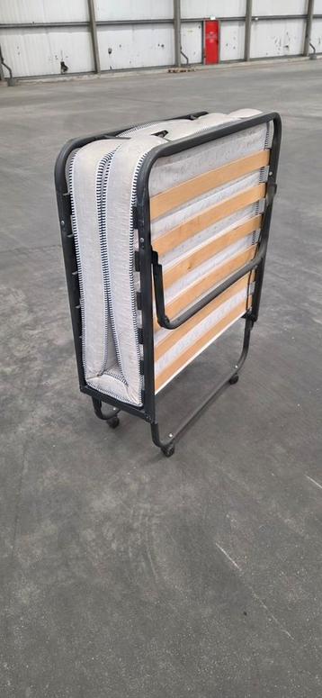 Opklapbed / Logeerbed beschikbaar voor biedingen