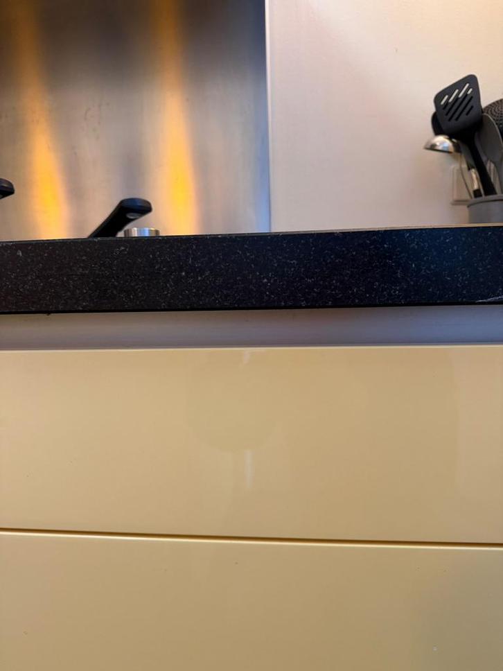 Complete keuken te koop – BOSCH apparatuur, Huis en Inrichting, Keuken | Complete keukens, Gebruikt, U-keuken, Geel, Graniet of Steen