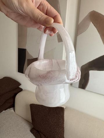 Vaasje beschikbaar voor biedingen