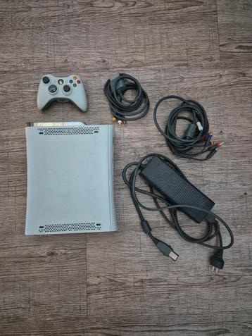 Xbox 360 gameconsole met 1 controller en snoeren beschikbaar voor biedingen