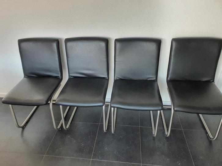 Set van 4 zwarte moderne leren eetkamerstoelen RVS, Huis en Inrichting, Stoelen, Zo goed als nieuw, Vier, Leer, Metaal, Zwart