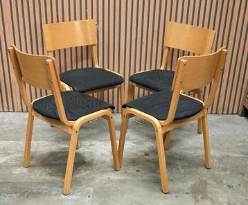 50 x Vintage Deense houten design stoelen cafestoelen retro beschikbaar voor biedingen