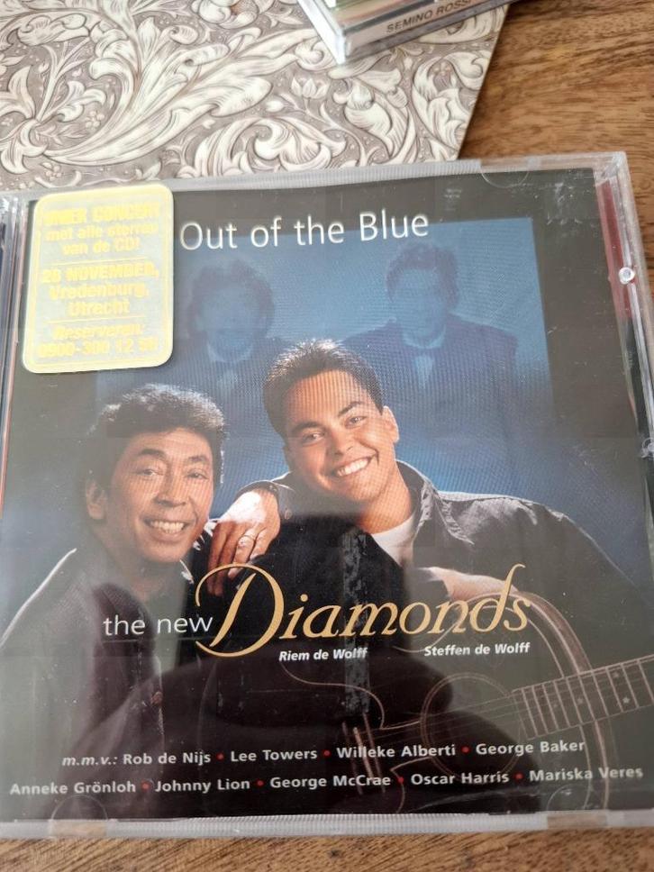 The New Diamonds  Out of the blue, Cd's en Dvd's, Cd's | Pop, Zo goed als nieuw, 1980 tot 2000, Ophalen of Verzenden
