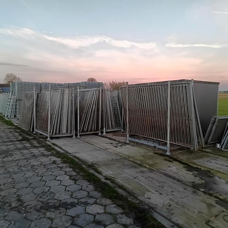 Partij kennelpanelen 107,5 meter kennelmateriaal kennels, Dieren en Toebehoren, Hondenhokken, Gebruikt, Hondenkennel, 100 cm of meer