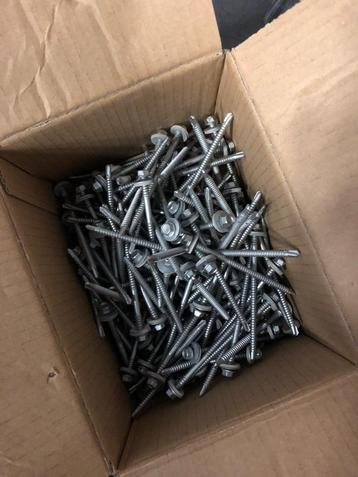 sandwich paneel/ golfplaat schroeven  beschikbaar voor biedingen