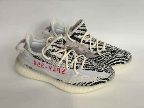YEEZY BOOST 350 V2 “ZEBRA” US10 / EU44, Kleding | Heren, Schoenen, Nieuw, Sneakers of Gympen, Wit, Ophalen of Verzenden