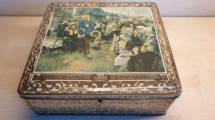 Vintage, retro blikken doos, "Fete Bretonne" E.B. Hirschfeld, Verzamelen, Blikken, Gebruikt, Koek(jes), Ophalen of Verzenden