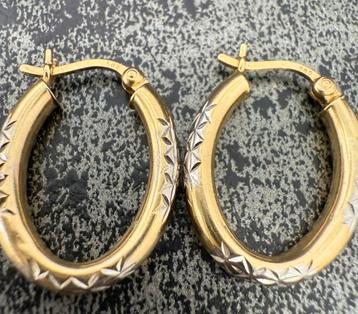 Prachtige 14 karaat gouden oorbellen beschikbaar voor biedingen