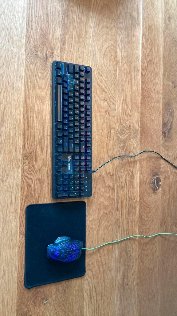 Battletron kbm bundel, Computers en Software, Toetsenborden, Gebruikt, Qwerty, Bedraad, Ergonomisch, Toetsenbord en muis-set, Gaming toetsenbord