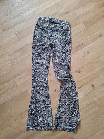 mooie broek van Geisha maat 152 beschikbaar voor biedingen