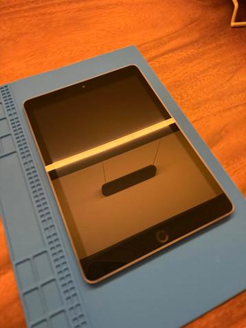 Apple iPad 7e generatie - A1822 beschikbaar voor biedingen