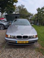 BMW 5-Serie 2.0 I 520 AUT 1999 Grijs e39 *nieuwe apk*, Auto's, Automaat, 74 €/maand, Zwart, Traction-control
