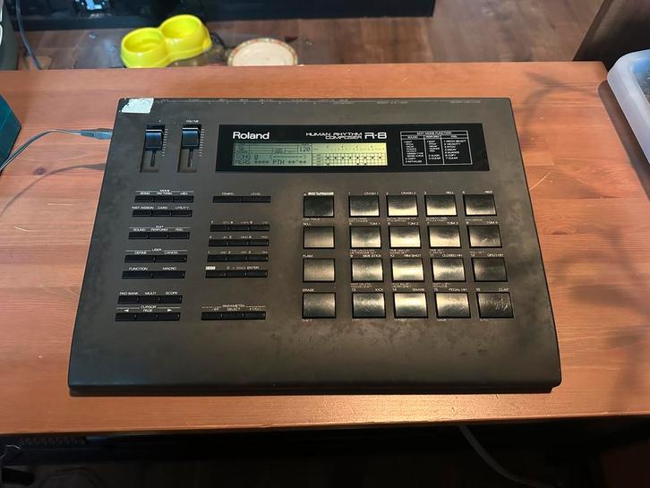 Roland R-8 Human Rhythm Composer, Muziek en Instrumenten, Drumcomputers, Gebruikt, Roland, Ophalen