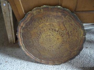 diverse antieke en brocante dienbladen / mangelbak beschikbaar voor biedingen