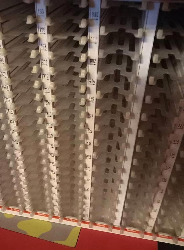 gutermann garenkast met of zonder garen 🎁🎁🎁🎁🎁🎁, Hobby en Vrije tijd, Naaien en Fournituren, Nieuw, Garen of Naald(en), Ophalen